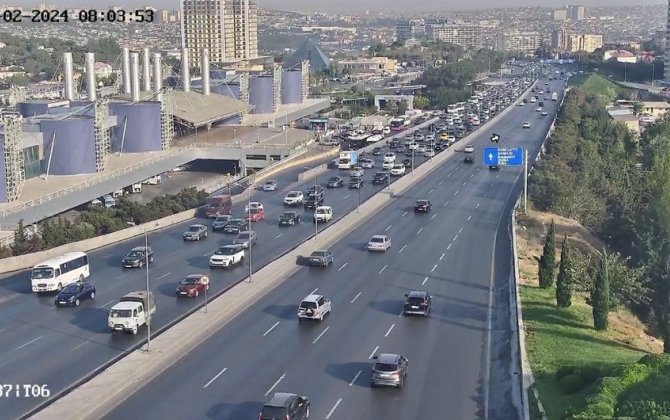 Bakının bir sıra yollarında tıxac yaranıb