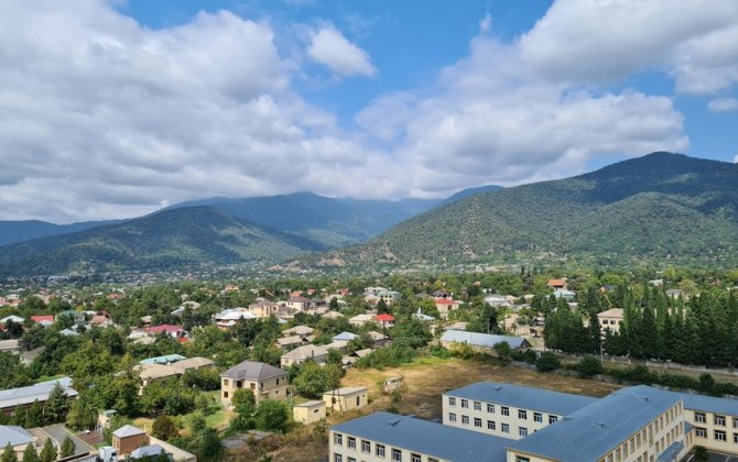 Balakəndə qəzalı vəziyyətdə olan məktəb üçün yeni bina tikilir