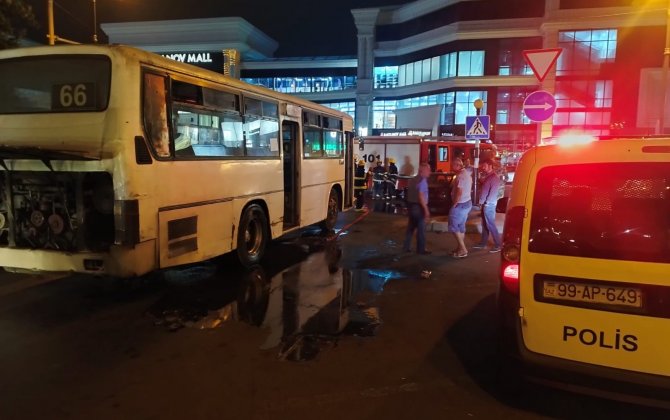 Bakıda avtobus yandı - FOTO