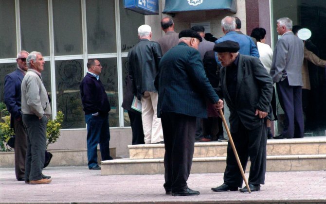 Rayonlarda pensiya ödənişi niyə gecikir? - Rəsmi CAVAB