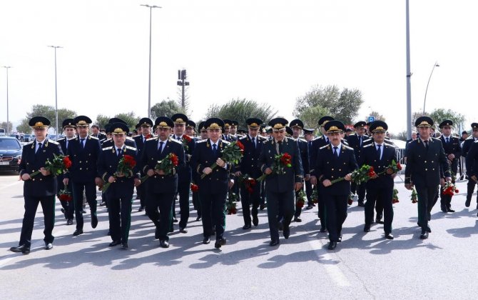 Baş Prokurorluğun rəhbərliyi Zəfər Parkında - FOTOLAR