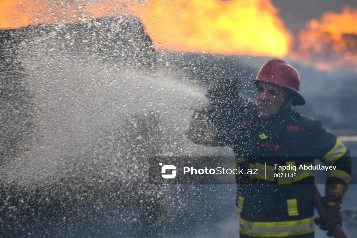 16 otaqlı ev kül oldu