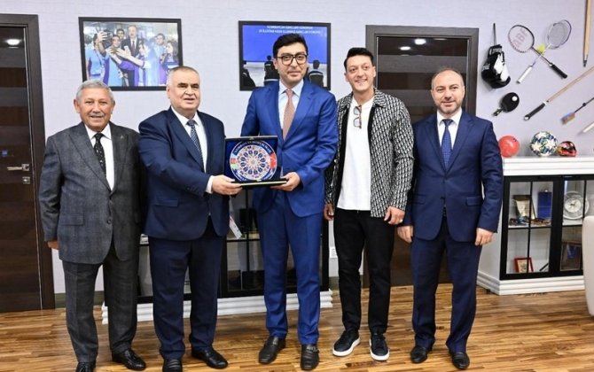 Fərid Qayıbov Mesut Özili qəbul etdi - FOTO