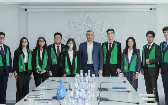 Sahil Babayev Azərbaycan Uşaqlarının VI Ümumrespublika Forumunun bir qrup iştirakçısı ilə görüşüb - FOTO