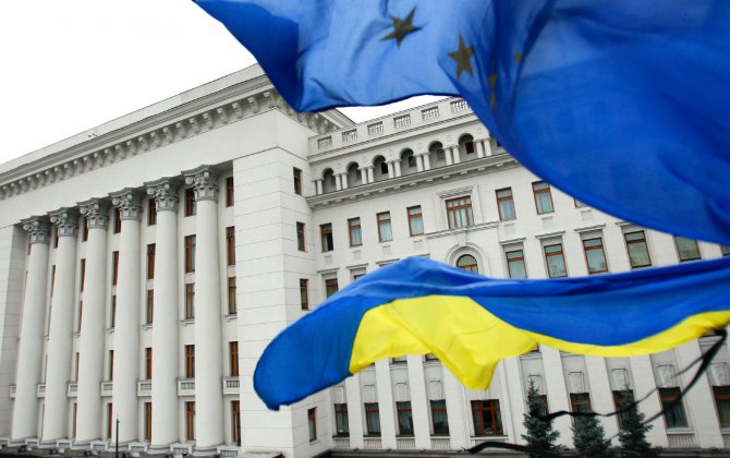 Еврокомиссар назвал сроки вступления Украины в ЕС