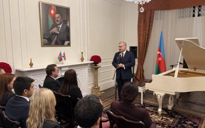 Türklər hər yerdə qardaşdır: Londonda Azərbaycan-Türkiyə Qardaşlıq Gecəsi - FOTOLAR