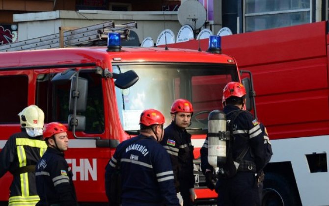 Bakıda çoxmərtəbəli binada yanğın oldu