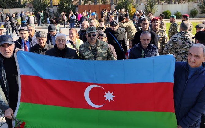 AzVP Şəhidlərin məzarlarını ziyarət etdi - FOTOLAR