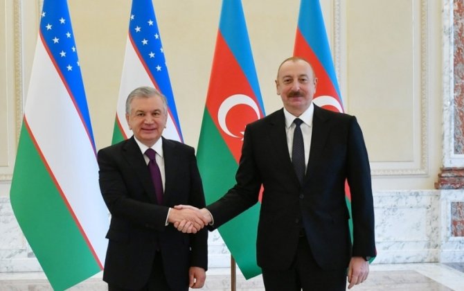 Şavkat Mirziyoyev İlham Əliyevi TƏBRİK ETDİ