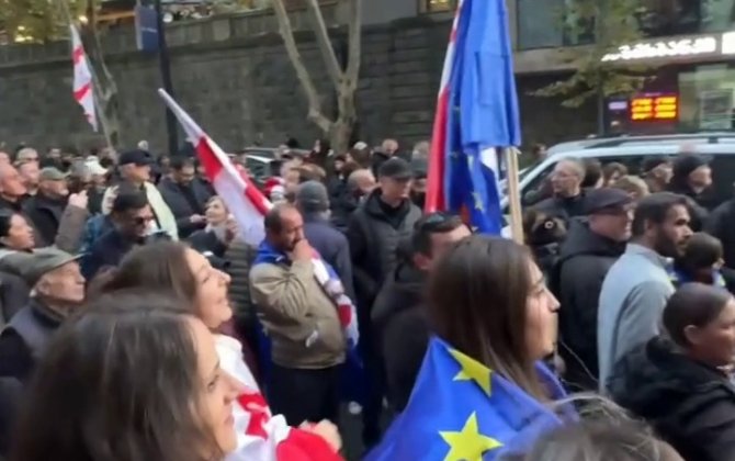 Gürcüstan müxalifəti yenə küçələrə çıxdı: seçki nəticələrinə etirazlar davam edir