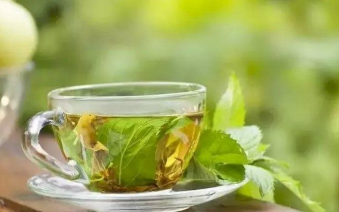 Bitki çayları haqqında vacib məsləhətlər: Bəziləri dəmlənməli, digərləri qaynadılmalıdır
