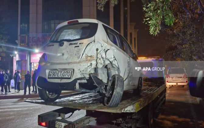 Bakıda 7 avtomobilin toqquşması nəticəsində ağır qəza baş verib - FOTO