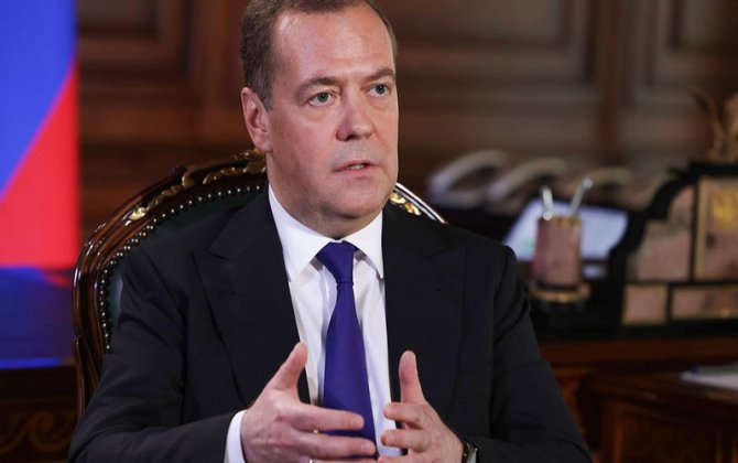 Medvedev: “Tramp bütün sanksiyaları tezliklə ləğv etməyəcək”