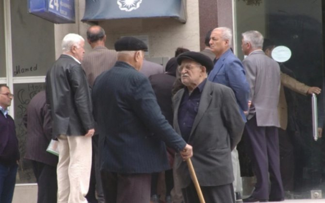 Azərbaycanda pensiya yaşı azaldılacaq? - Komitə sədri cavab verdi