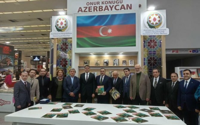 Azərbaycan Beynəlxalq Kitab Sərgisində 