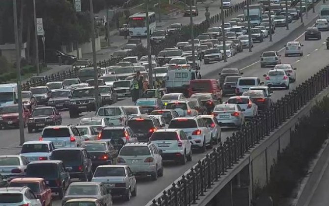 Bakının bu yollarında tıxac var