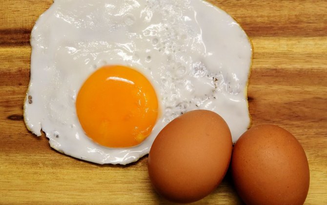 Daha sağlam və qidalı hansıdır – yumurtanın ağı və ya sarısı?