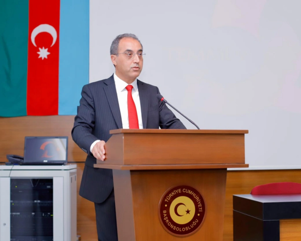 Baş konsul: 