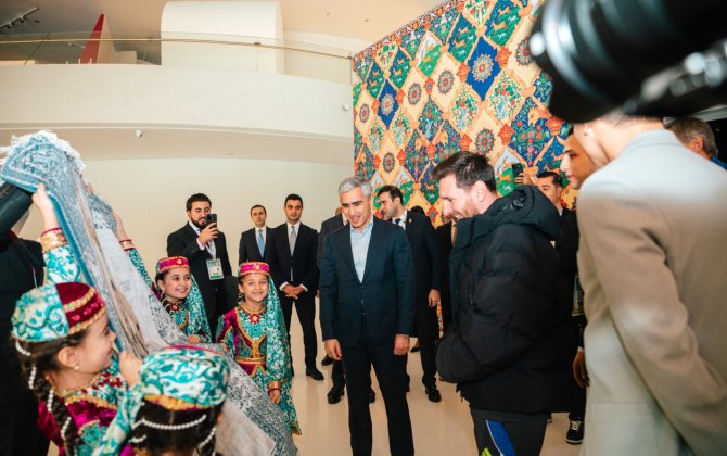 Messi və komanda yoldaşları Heydər Əliyev Mərkəzində