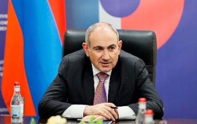 Paşinyan sosial şəbəkələrdə onu söyənləri bağışlayır...