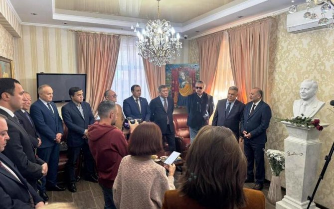 Azərbaycanın Qırğızıstandakı səfirliyində Heydər Əliyevin büstünün açılışı olub