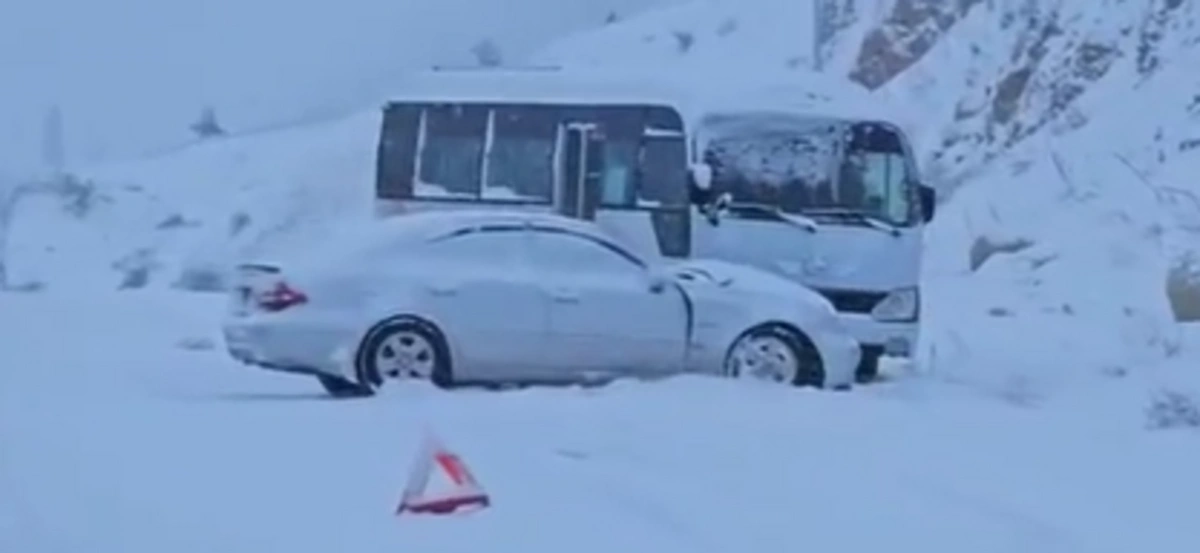 В Гусарском районе снегопад стал причиной аварии-ВИДЕО