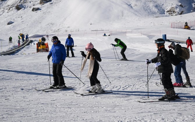 Ağ qarın isti mənzərəsi – “Şahdağ” Turizm Mərkəzindən REPORTAJ