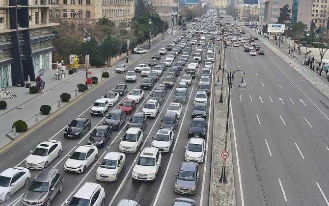 Bakının bir sıra yollarında tıxac yaranıb