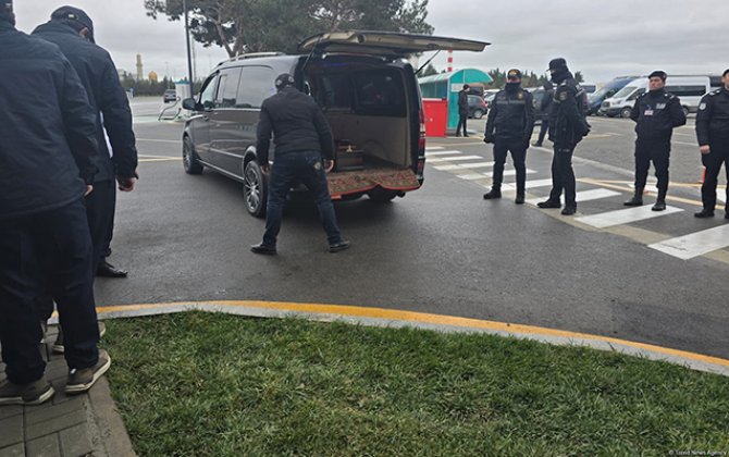 Ekipaj üzvlərinin cənazələri vida üçün aeroporta gətirildi