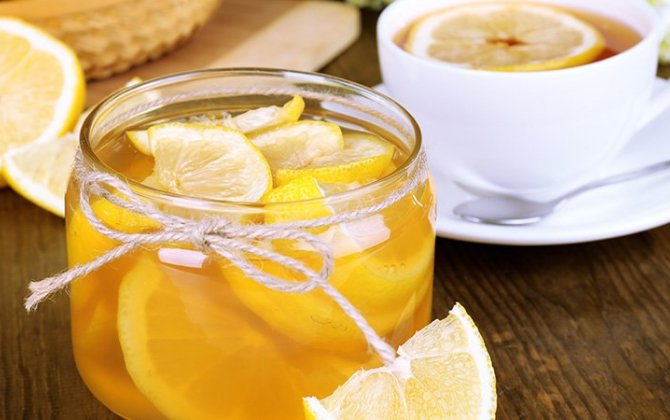 Ballı çay şəkərli çaydan daha faydalıdırmı?