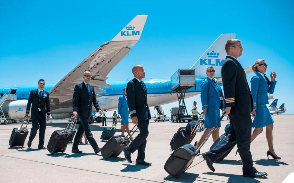 Минобороны Нидерландов призвало авиакомпанию KLM перестать переманивать пилотов