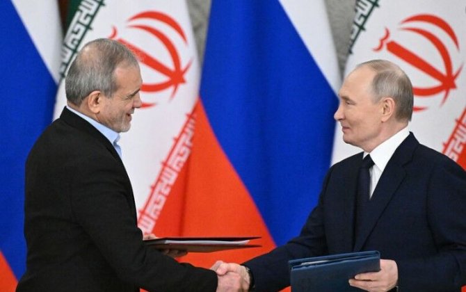 Putin Pezeşkiana görün nə hədiyyə etdi