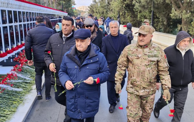 Azad Vətən Partiyası Şəhidlər Xiyabanını ziyarət etdi - FOTO