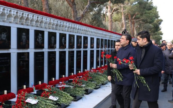 Medianın İnkişafı Agentliyinin və Audiovizual Şuranın rəhbərliyi şəhidləri yad etdi - FOTO