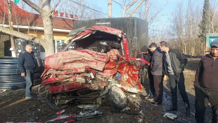 Авария на трассе Гяндоб-Ялама: столкнулись два грузовика-(ВИДЕО-ФОТО)