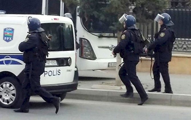 Bakıda polis əməliyyat keçirdi - Həbs olunanlar var