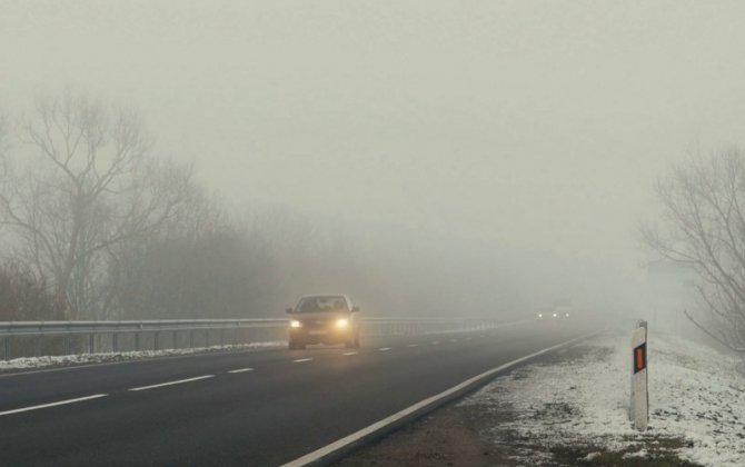 Yol polisi dumanlı hava şəraiti ilə bağlı sürücülərə müraciət etdi