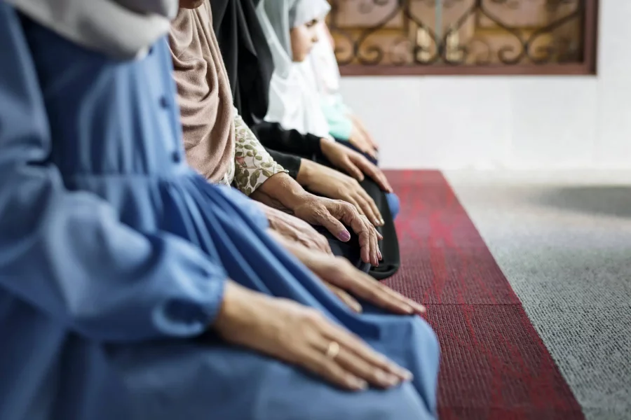 Bakıda dəhşətli qətl - Qadını namaz qılarkən vəhşicəsinə öldürdülər