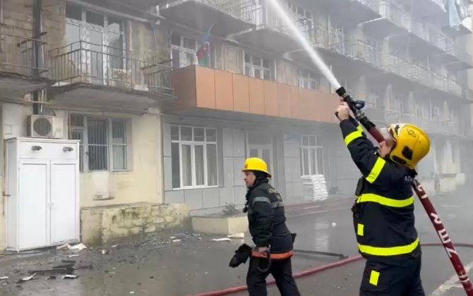 Bakıda yaşayış binasındakı yanğın söndürülüb, sakinlər təxliyə olunub - YENİLƏNİB