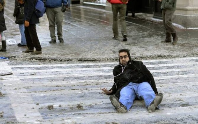 Qarlı havaya görə 15 nəfər xəsarət alıb, 2-si əməliyyat olunub