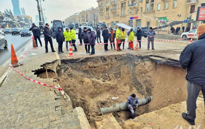 Движение по главной дороге простекта Гейдара Алиева ограничено-ФОТО