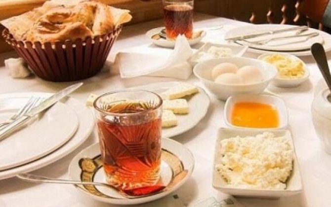 Ramazanda təbii mədə qoruyucusu: imsakda yeyin