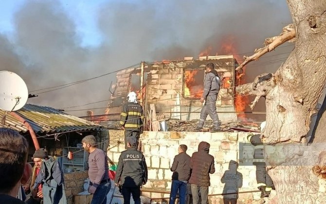 В Гяндже вспыхнул пожар в жилом доме