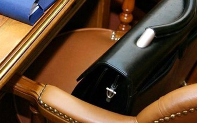 25 min dollar ödəyək, könüllü istefa verin! - Nazirlikdən əməkdaşlara təklif