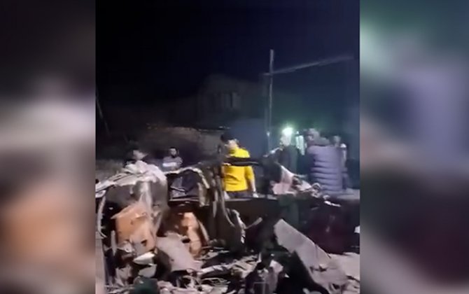 Bakıda daha bir avtomobil partladı - Video