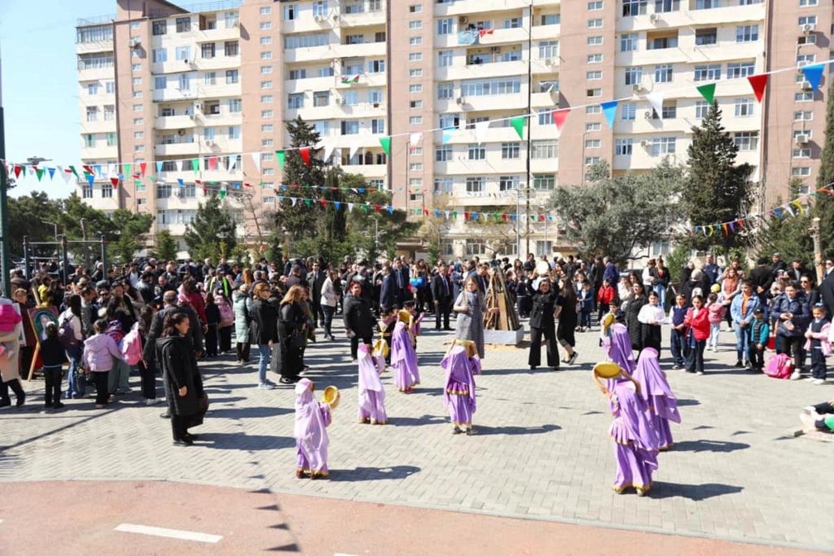 В Баку продолжаются массовые празднования Новруза-ФОТО