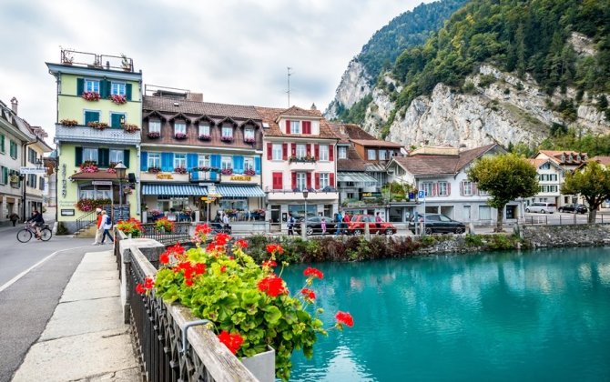 8-ci dəfə dünyanın ən xoşbəxt ölkəsi seçildi