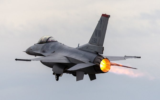 NATO komandanı: F-16-lar Ukraynaya göndərilmək üçün hazırdır