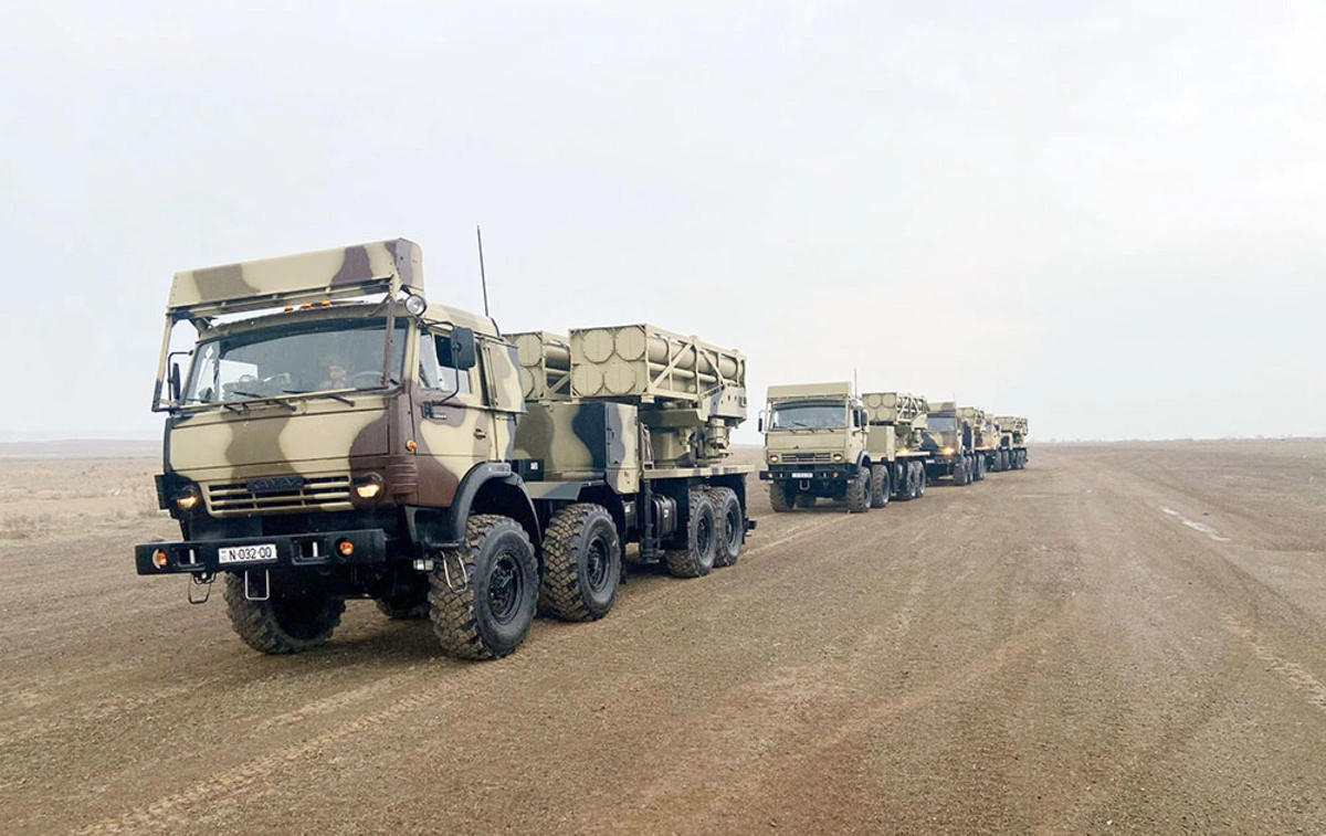 Raket və Artilleriya Qoşunları bölmələri ilə döyüş hazırlığı məşğələsi keçirilib