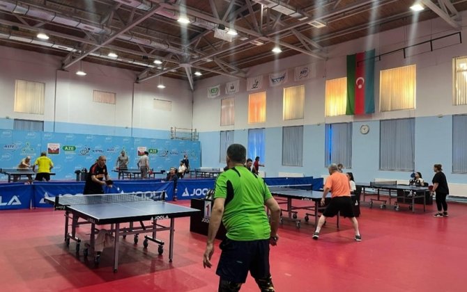 Veteran stolüstü tennisçilərin Azərbaycan çempionatına start verilib